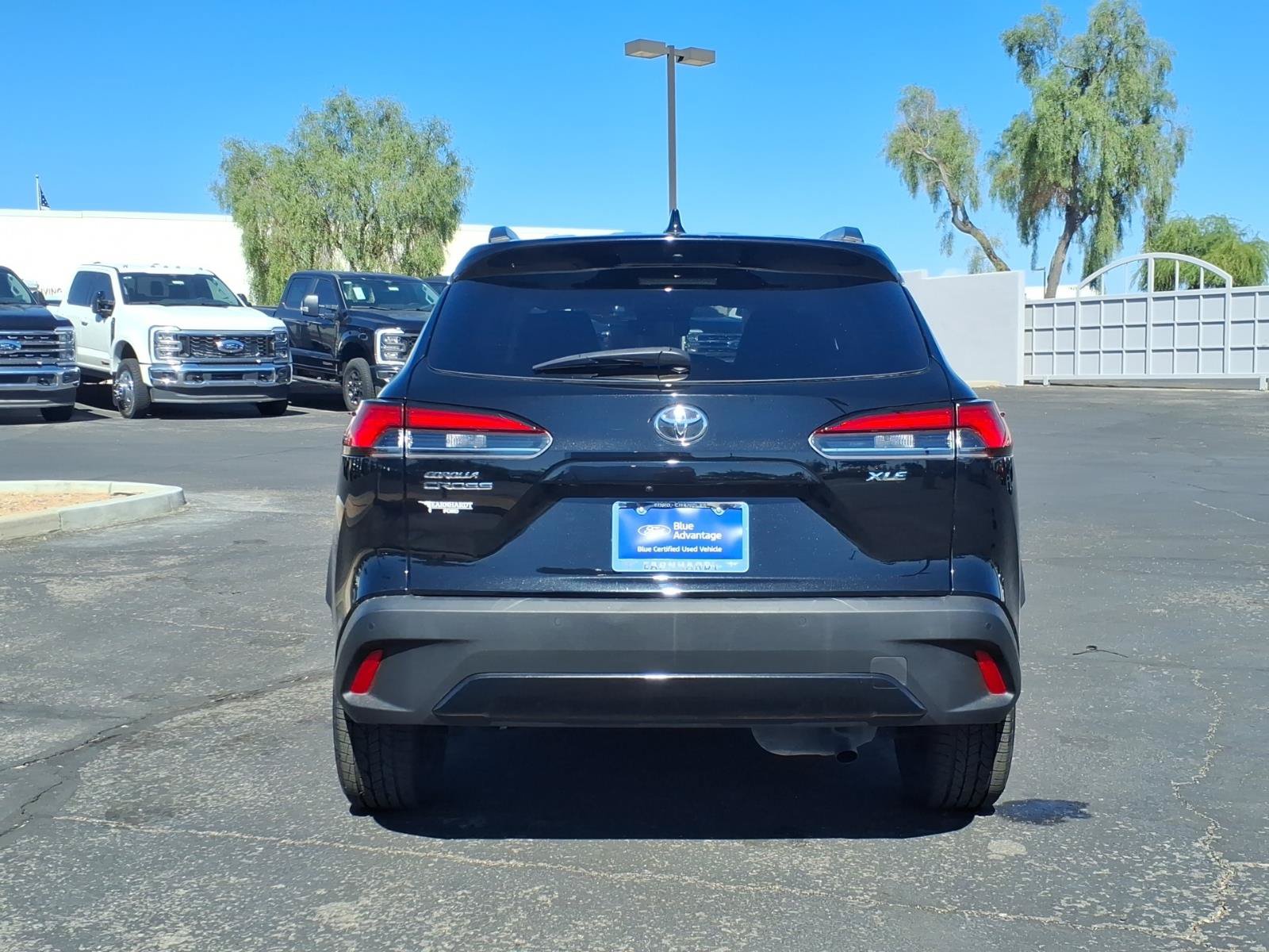 Used 2023 Toyota Corolla Cross XLE w/ Convenience Package FWD image 5
