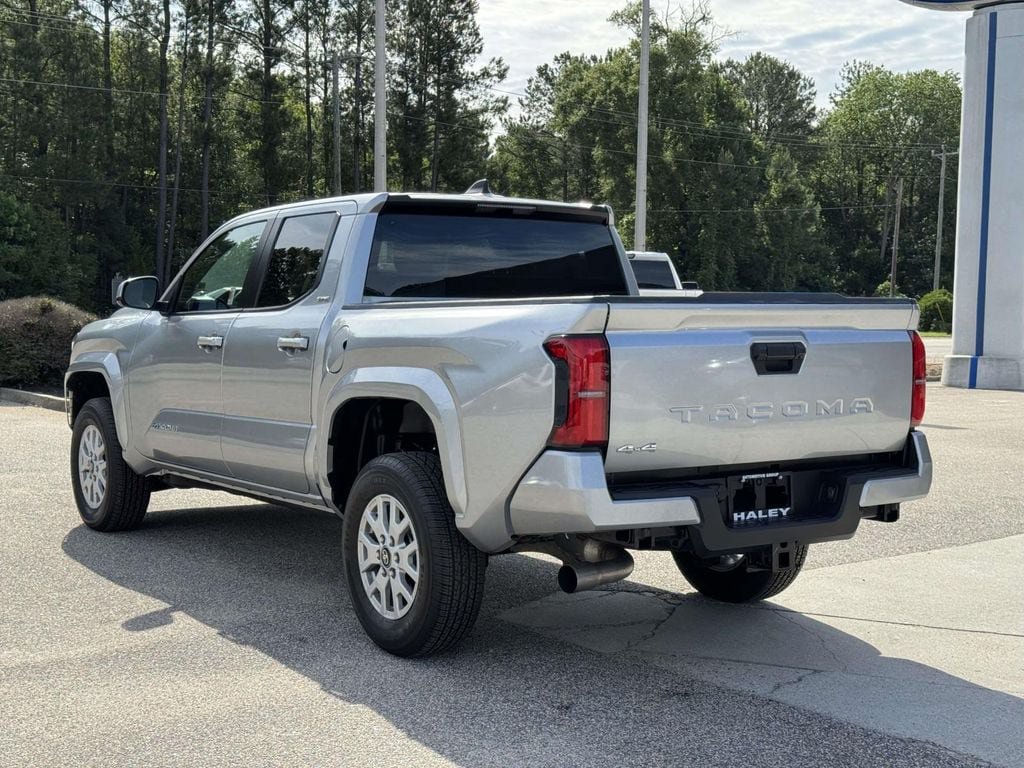 Used 2024 Toyota Tacoma SR5 AWD/4WD image 24