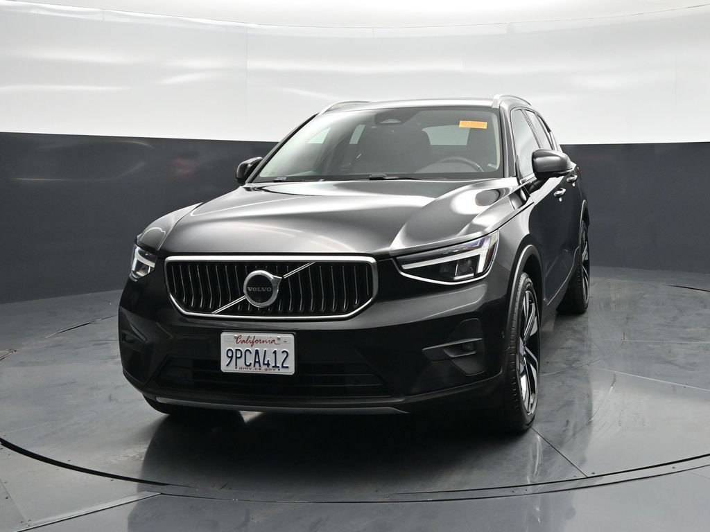 Used 2025 Volvo XC40 B5 Plus AWD/4WD image 57