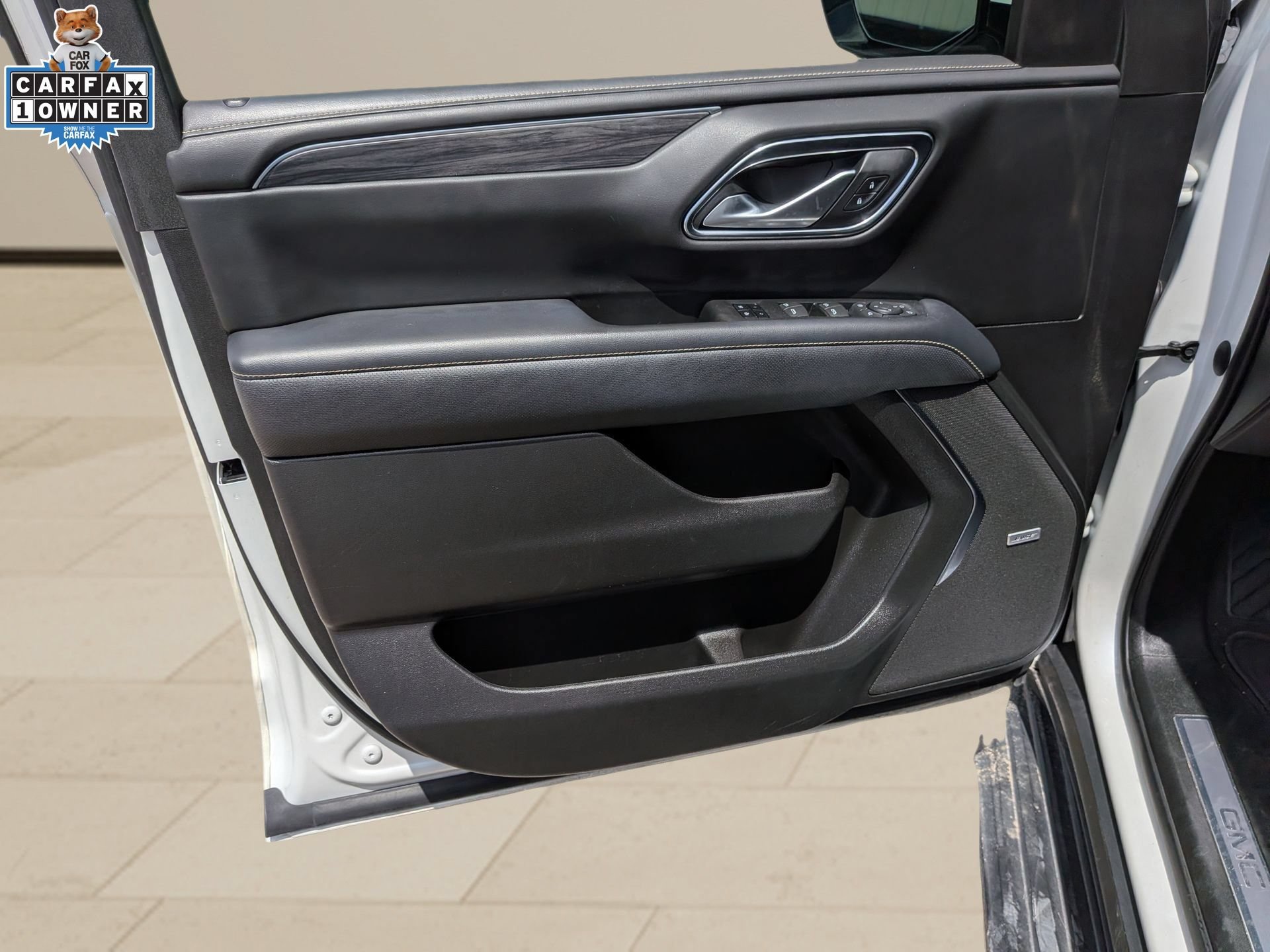 Used 2022 GMC Yukon SLT w/ SLT Luxury Package AWD/4WD image 25