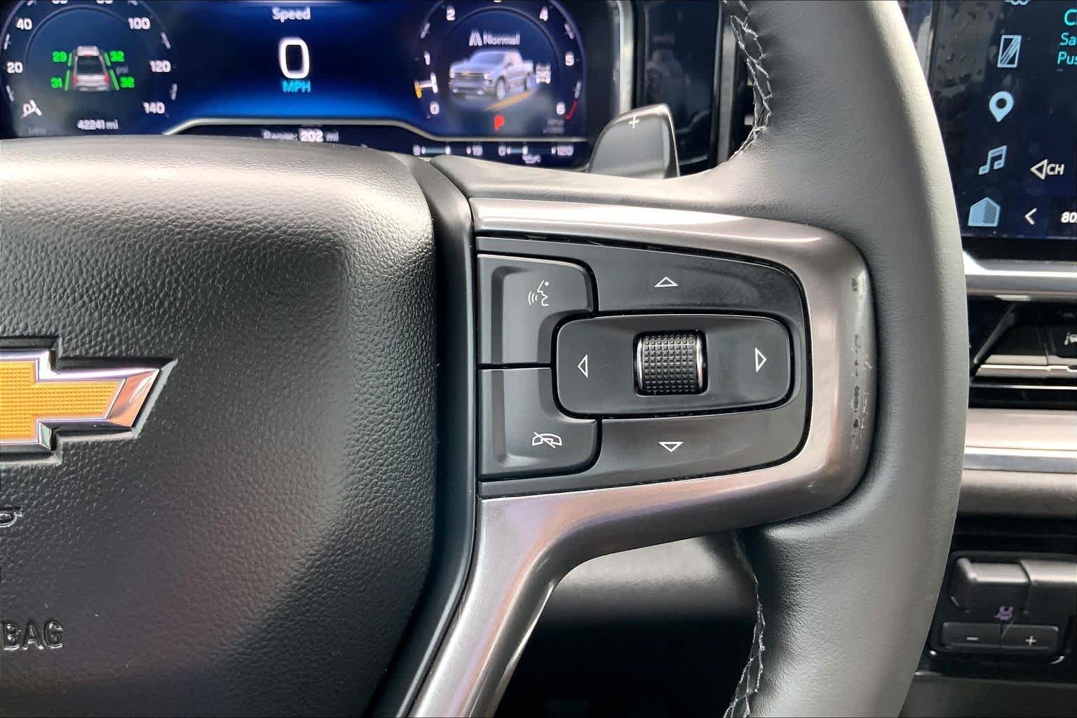 Used 2024 Chevrolet Silverado 1500 High Country w/ Z71 Off-Road Package AWD/4WD image 25