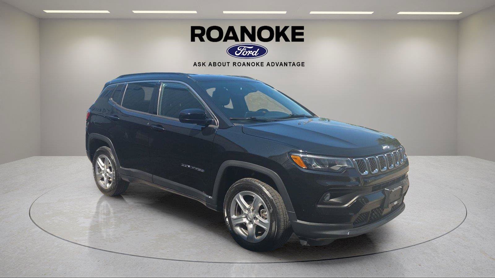 Used 2023 Jeep Compass Latitude w/ Convenience Group AWD/4WD image 7