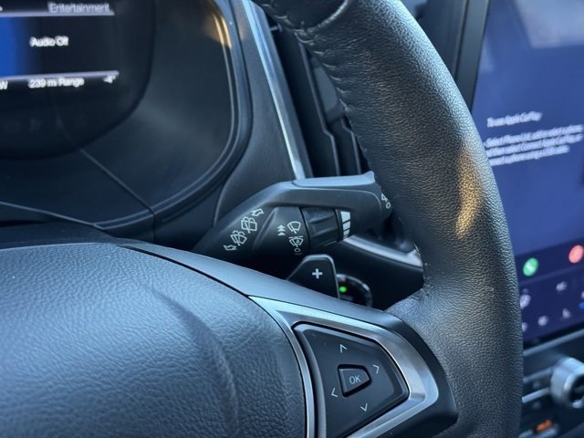 Certified 2022 Ford Edge Titanium w/ Class II Trailer Tow Package image 33