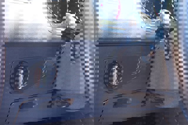 Used 2019 Volkswagen Tiguan SE AWD/4WD image 22