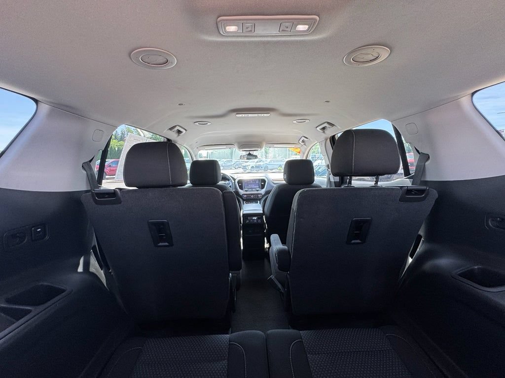 Used 2023 GMC Acadia SLE w/ Driver Convenience Package FWD image 24