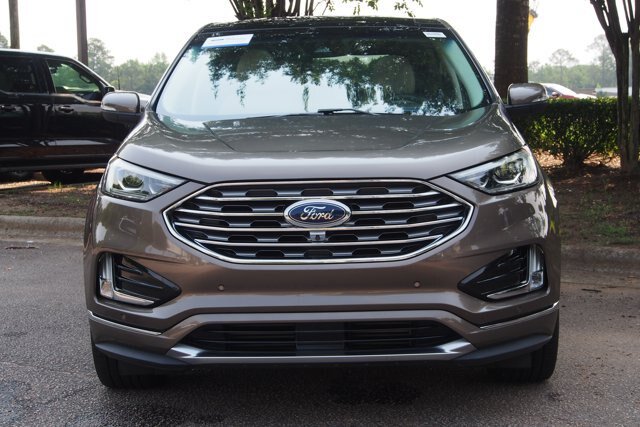 Certified 2019 Ford Edge Titanium w/ Equipment Group 301A AWD/4WD image 2