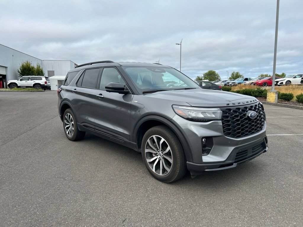 Certified 2025 Ford Explorer ST-Line AWD/4WD image 36
