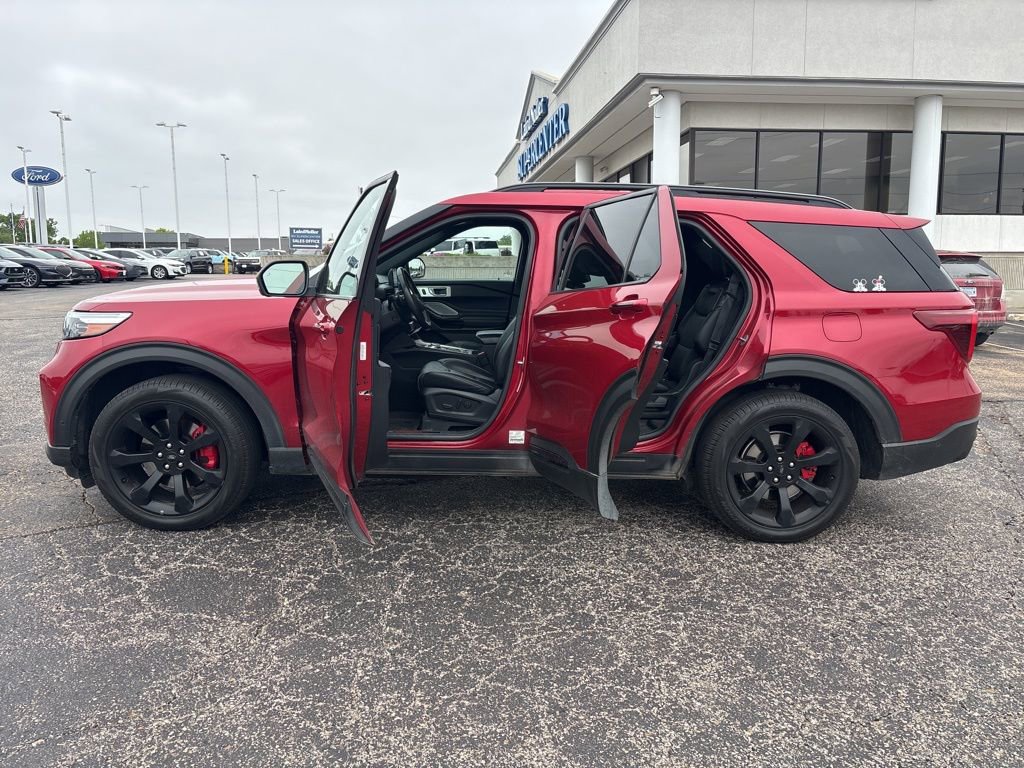 Certified 2022 Ford Explorer ST w/ Equipment Group 401A AWD/4WD image 4