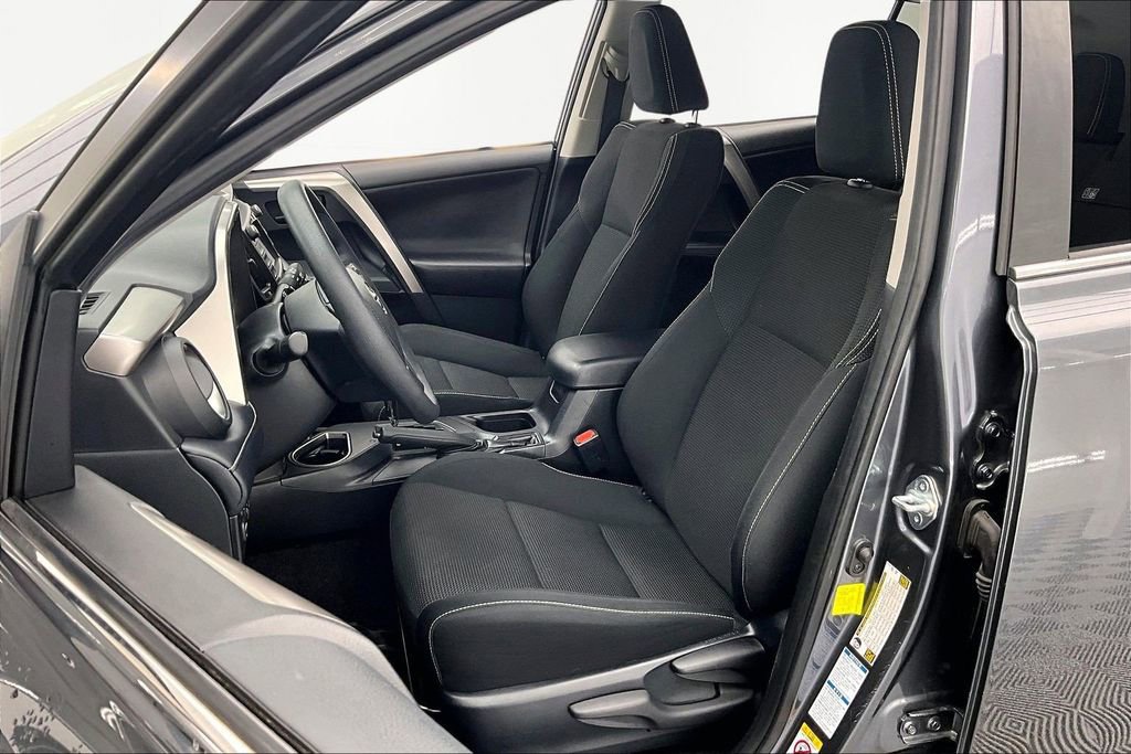 Used 2018 Toyota RAV4 LE image 25