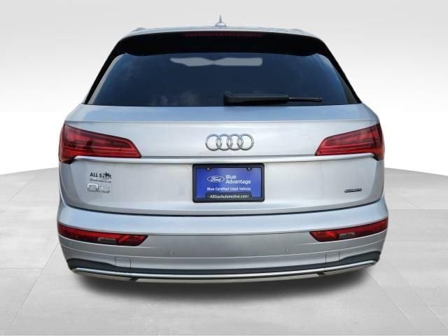Used 2023 Audi Q5 2.0T Premium w/ Convenience Package image 4