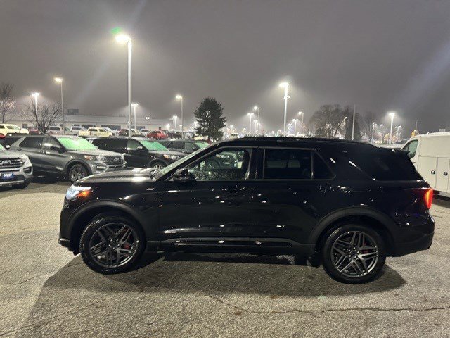 Certified 2025 Ford Explorer ST-Line w/ ST-Line Street Pack image 5