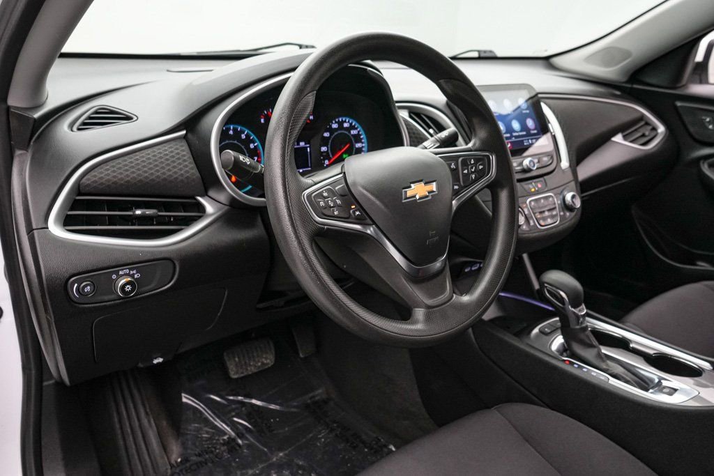 Used 2024 Chevrolet Malibu LT image 12