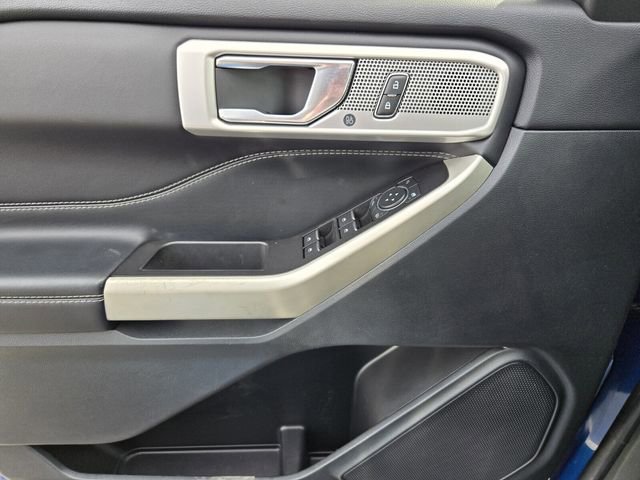 Certified 2022 Ford Explorer Limited RWD image 32