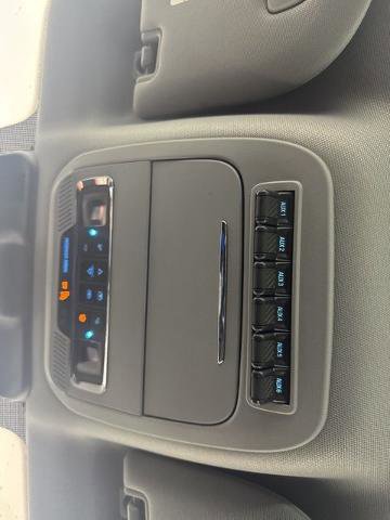 Certified 2025 Ford F450 Lariat w/ Chrome Package image 15