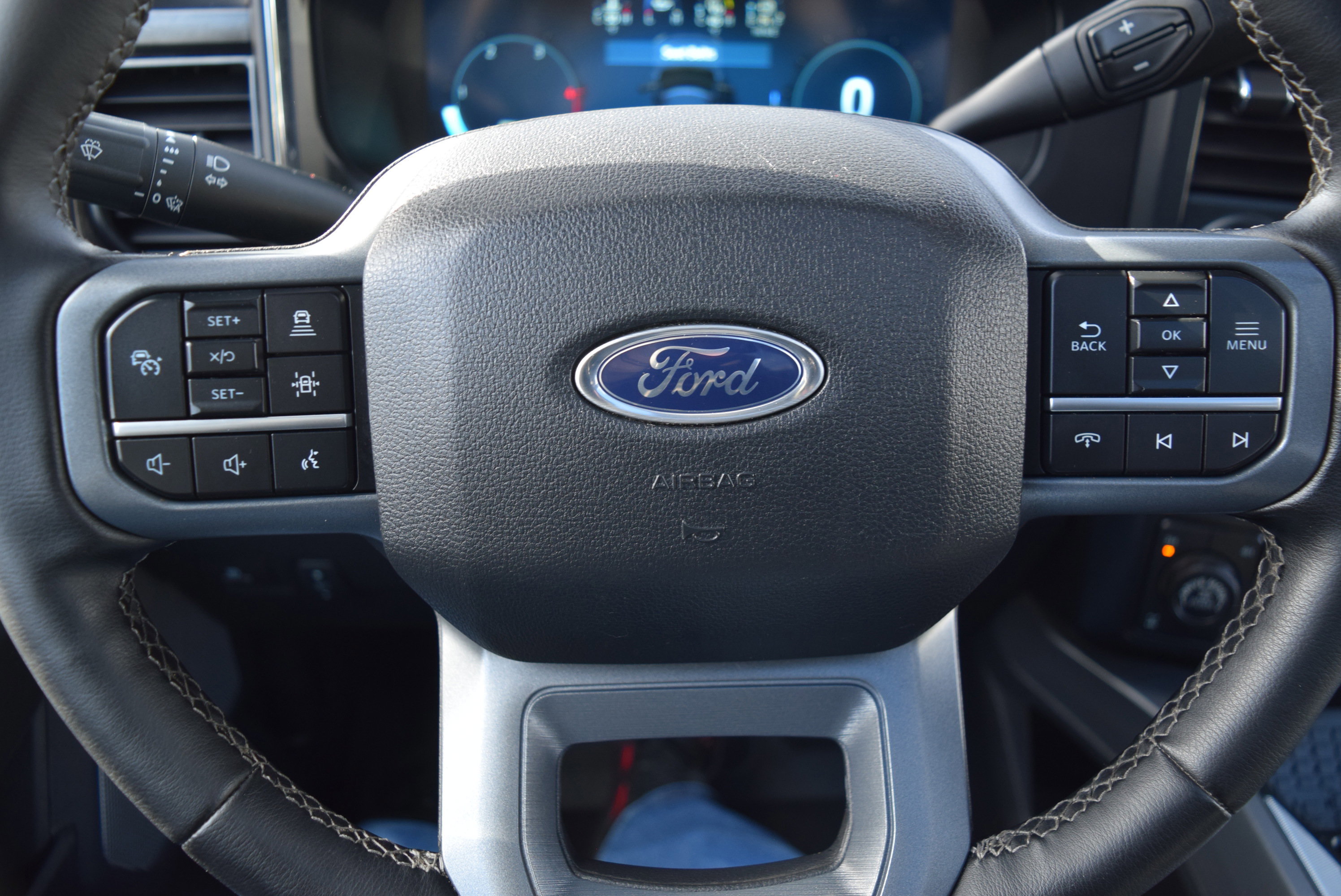 Certified 2025 Ford F350 Lariat w/ Lariat Ultimate Package AWD/4WD image 15