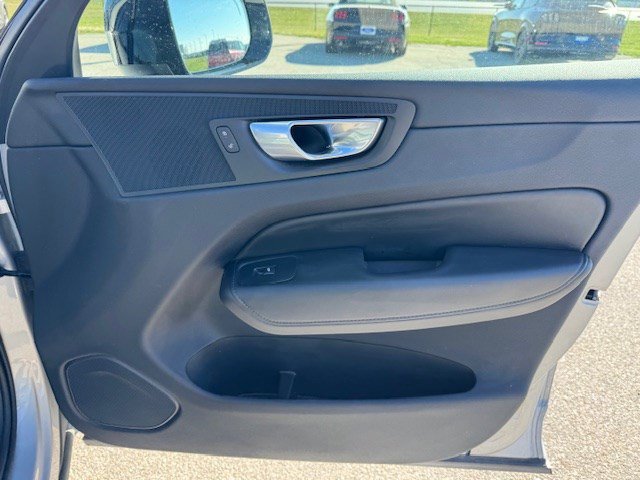 Used 2024 Volvo XC60 B5 Core image 34