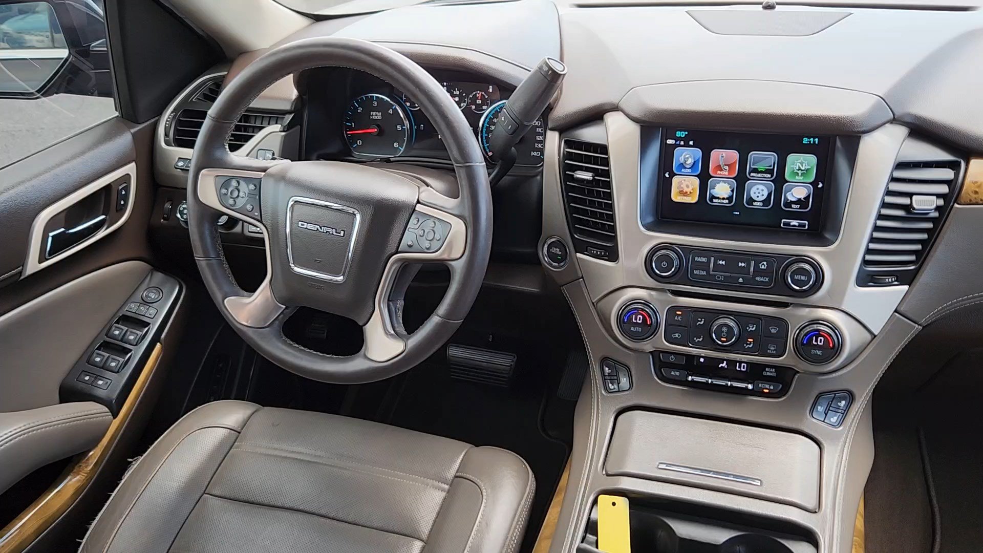 Used 2017 GMC Yukon XL Denali w/ Open Road Package AWD/4WD image 5