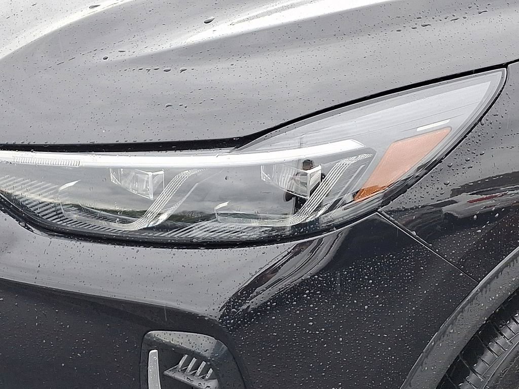 Certified 2023 Ford Escape Platinum w/ Premium Technology Package AWD/4WD image 9
