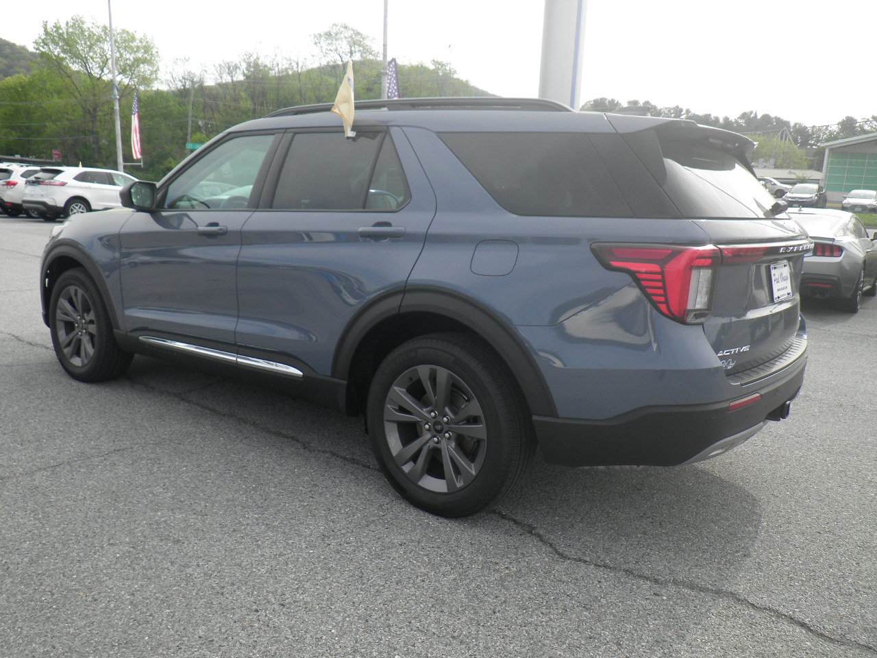 Certified 2025 Ford Explorer Active w/ Active Comfort Package AWD/4WD image 4