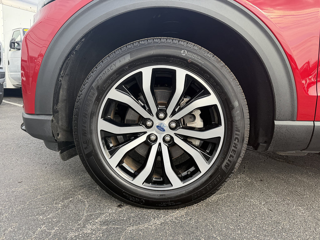 Certified 2025 Ford Explorer ST-Line AWD/4WD image 10