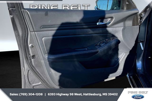 Used 2024 Nissan Altima 2.5 SV image 17