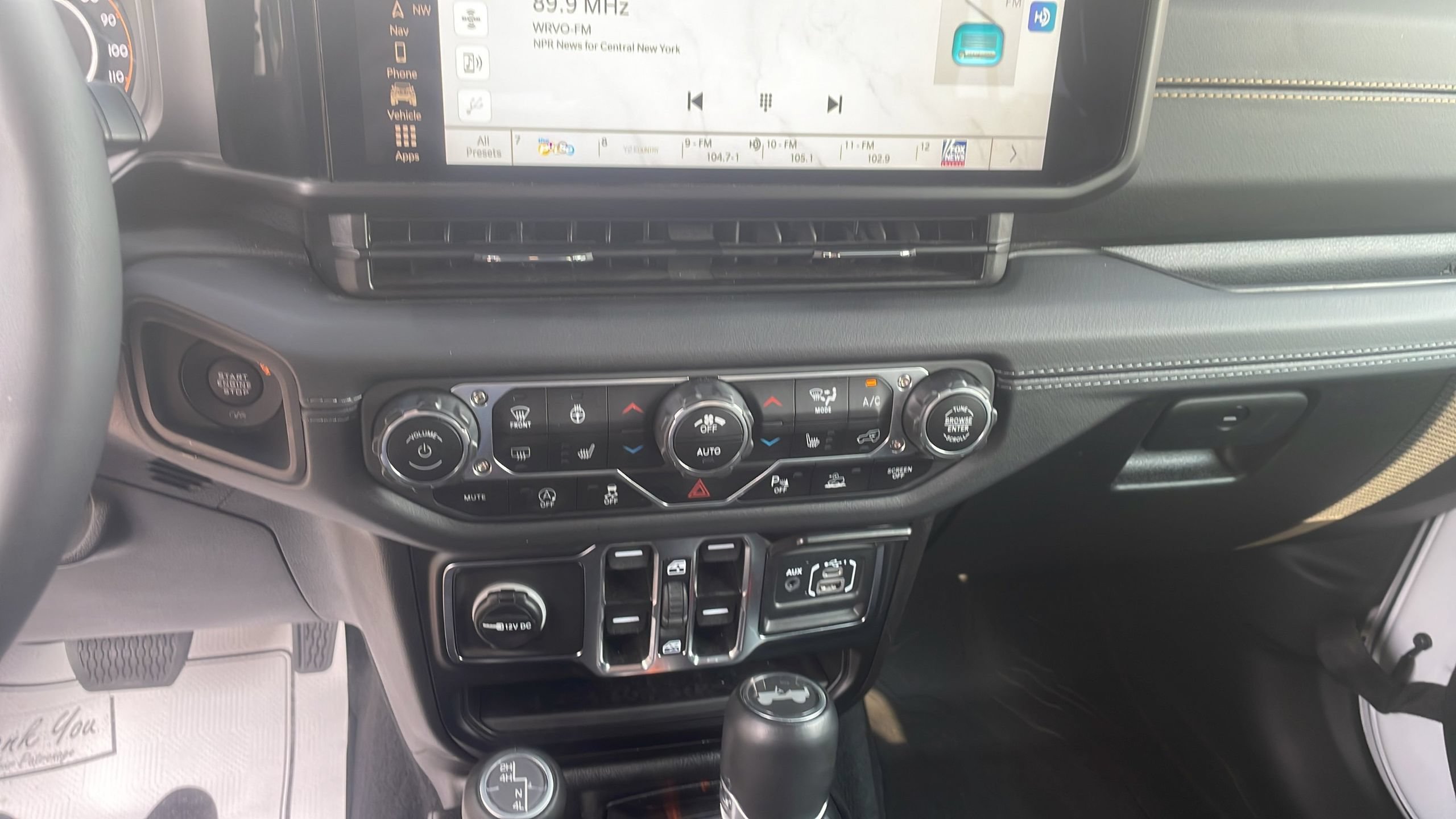 Used 2025 Jeep Wrangler Unlimited Sahara AWD/4WD image 26