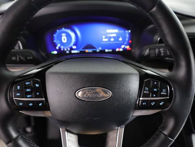 Certified 2023 Ford Explorer Platinum w/ Technology Package AWD/4WD image 17