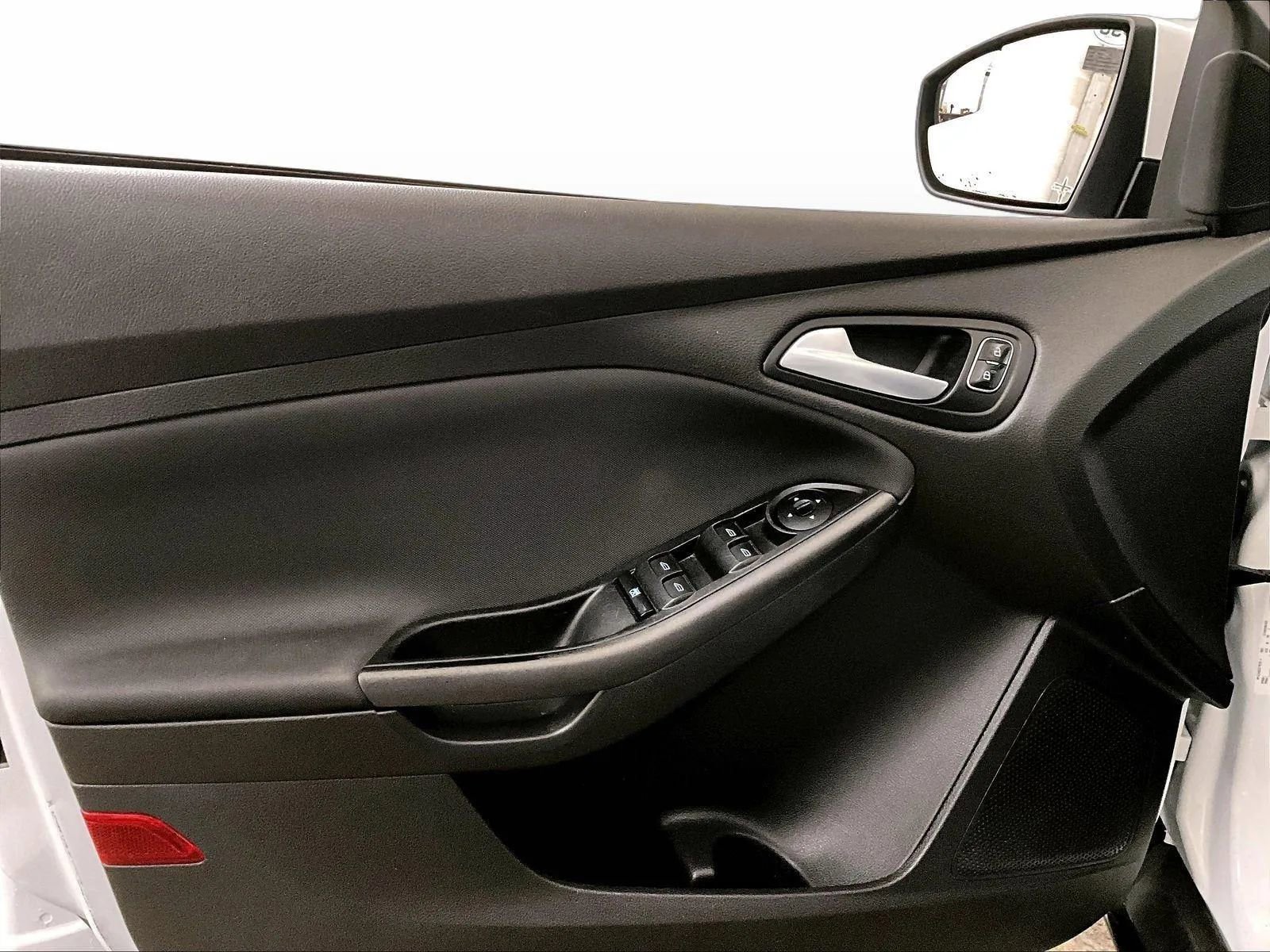 Certified 2018 Ford Focus SEL FWD image 22