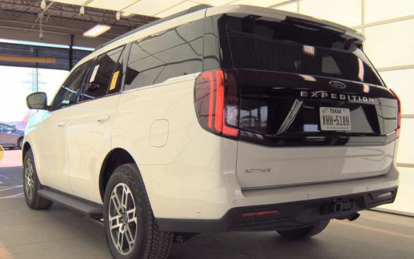 Certified 2025 Ford Expedition Active image 12