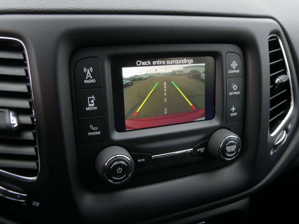 Used 2018 Jeep Compass Latitude w/ Cold Weather Group AWD/4WD image 27