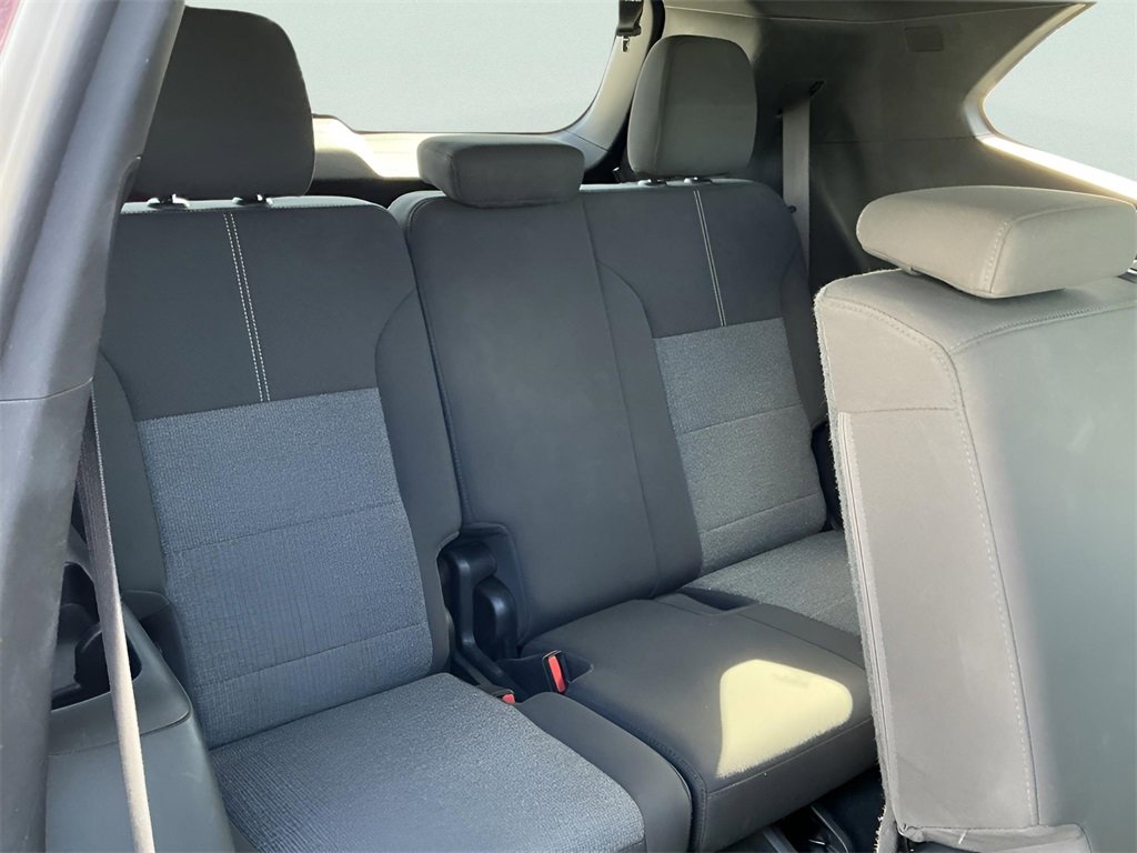 Used 2025 GMC Acadia Elevation image 19