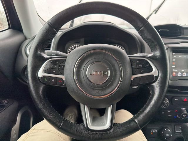 Used 2020 Jeep Renegade Latitude w/ Cold Weather Group image 30
