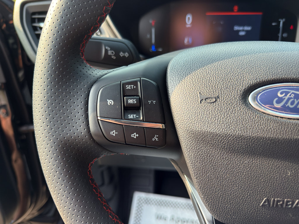 Certified 2025 Ford Escape Platinum AWD/4WD image 18