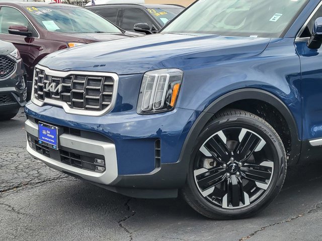 Used 2023 Kia Telluride SX image 2