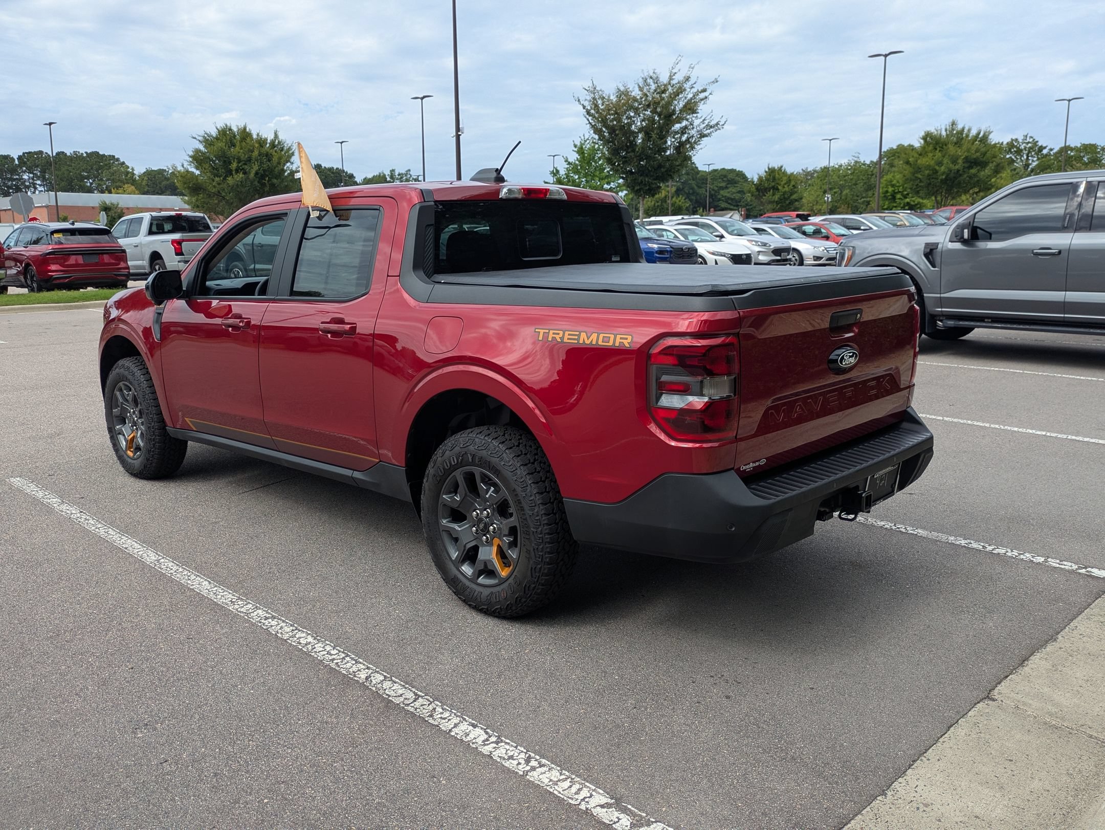 Certified 2025 Ford Maverick Tremor AWD/4WD image 6
