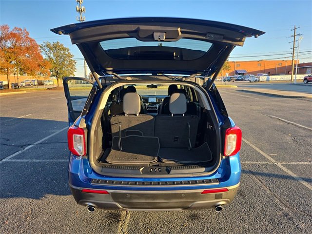 Certified 2022 Ford Explorer XLT w/ Equipment Group 202A image 23