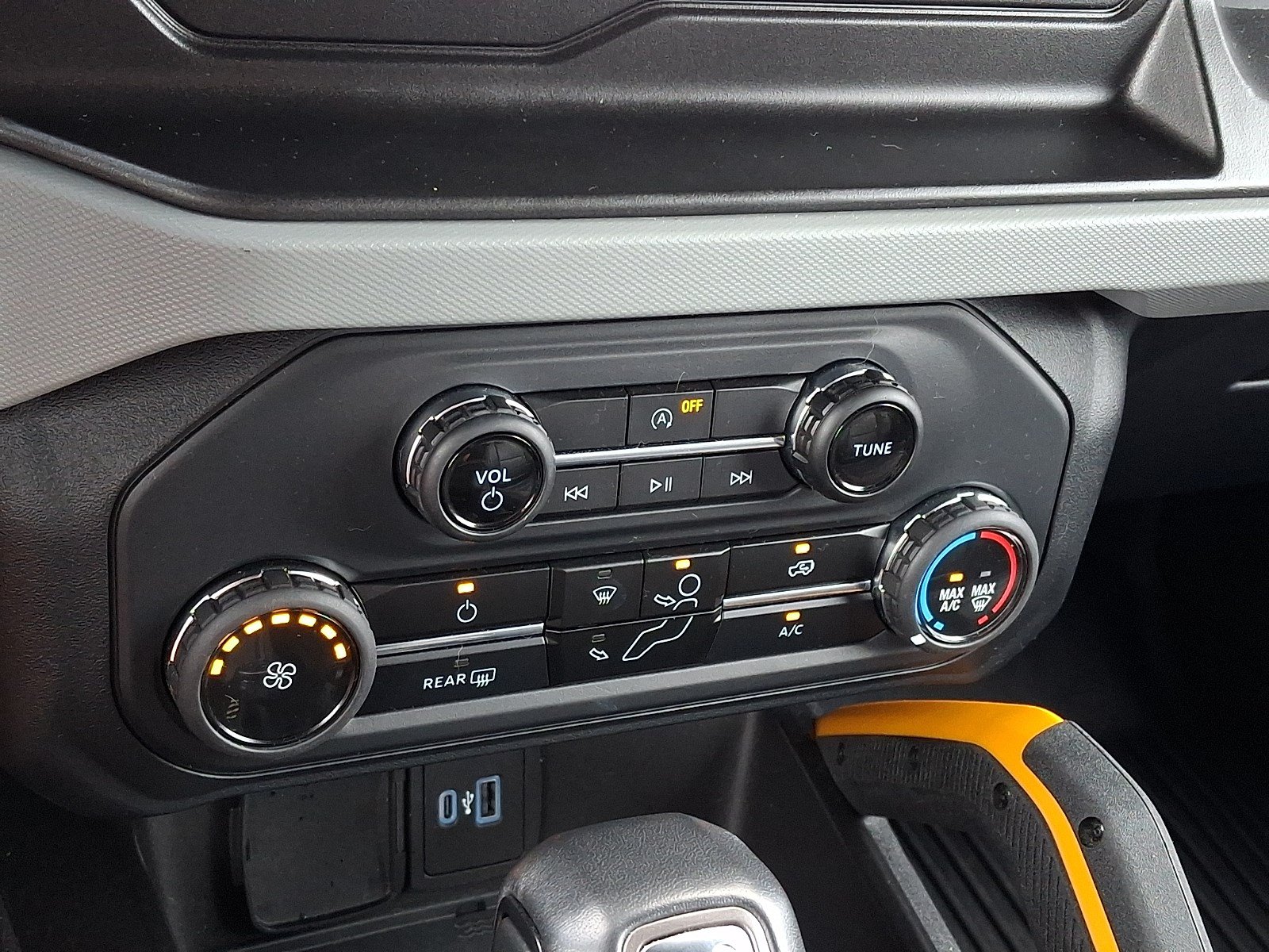 Certified 2023 Ford Bronco Badlands AWD/4WD image 14