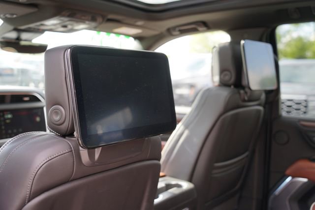 Used 2023 GMC Yukon Denali Ultimate AWD/4WD image 10