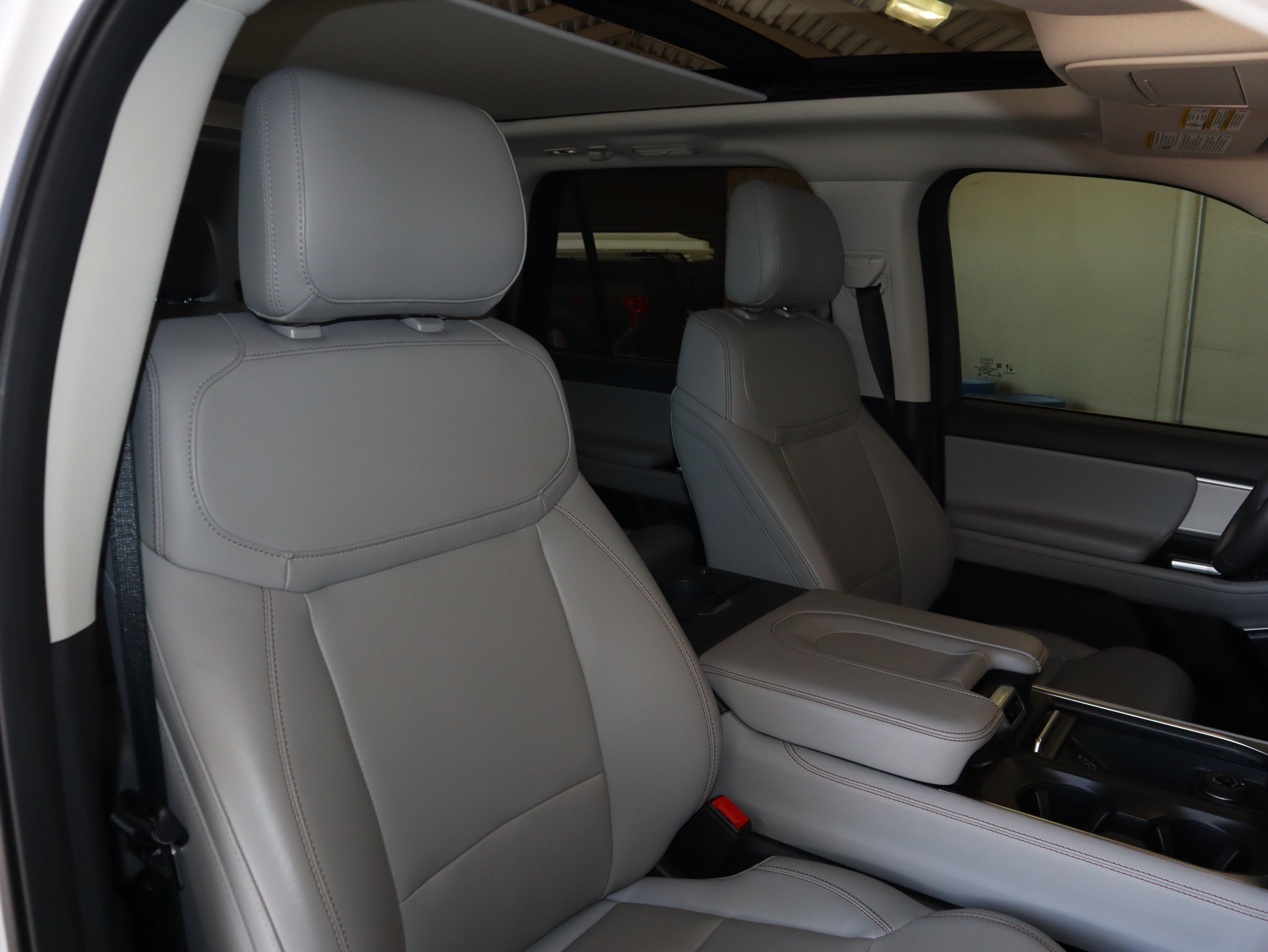 Certified 2025 Ford Expedition Active AWD/4WD image 45