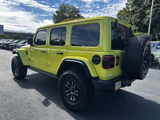 Used 2024 Jeep Wrangler Unlimited Rubicon AWD/4WD image 7