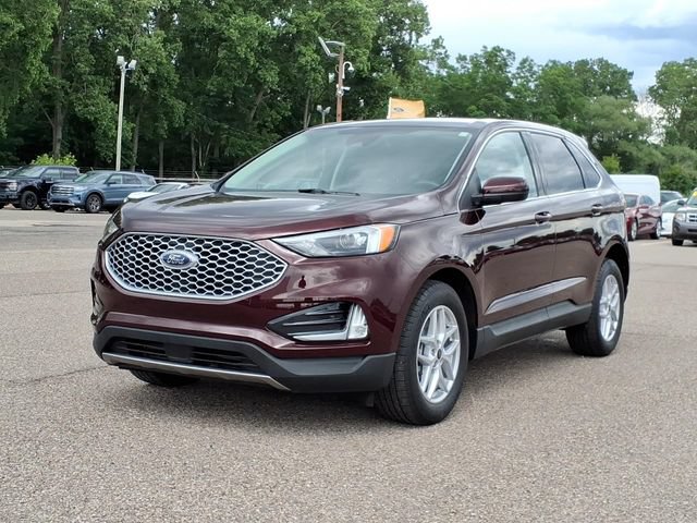 Certified 2024 Ford Edge SEL w/ Convenience Package AWD/4WD image 3