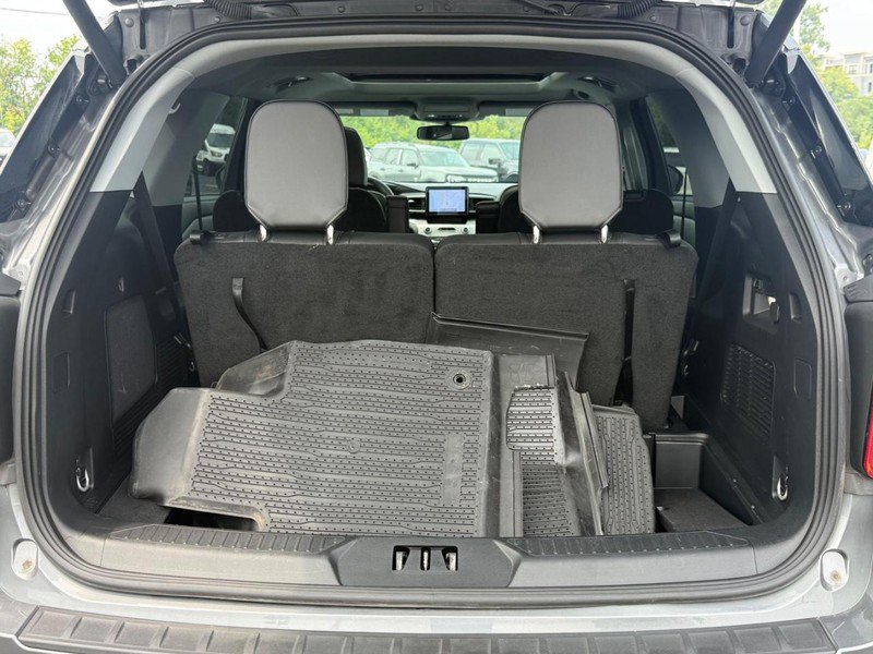 Certified 2023 Ford Explorer XLT w/ Equipment Group 202A AWD/4WD image 8