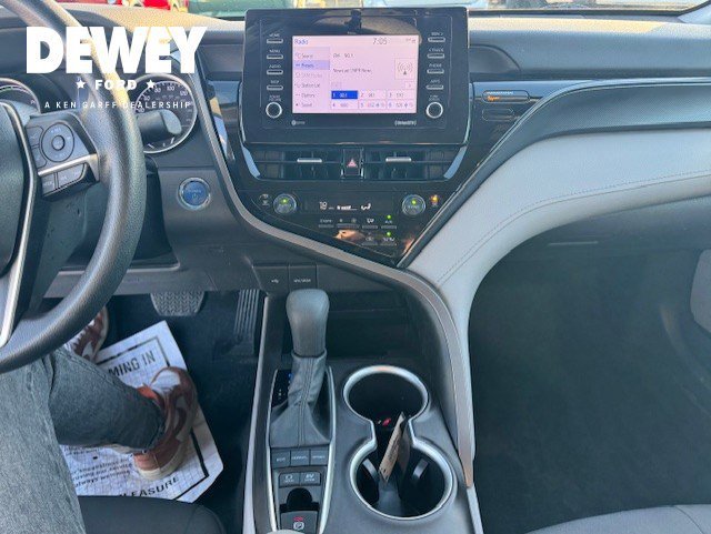 Used 2022 Toyota Camry LE image 16