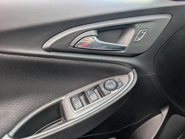 Used 2023 Chevrolet Malibu LT image 16