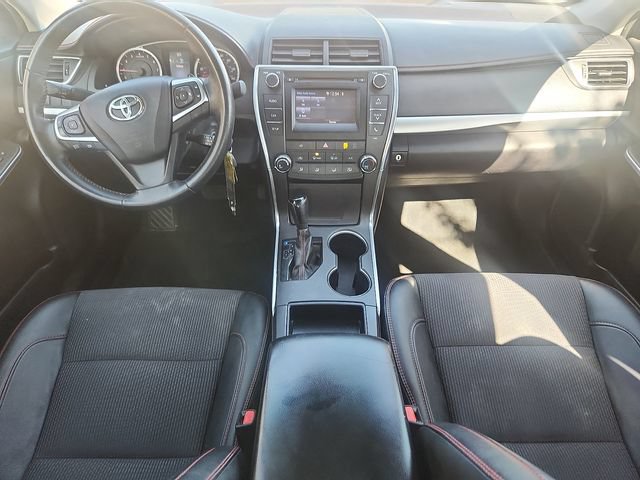 Used 2017 Toyota Camry SE w/ Moonroof Package FWD image 8