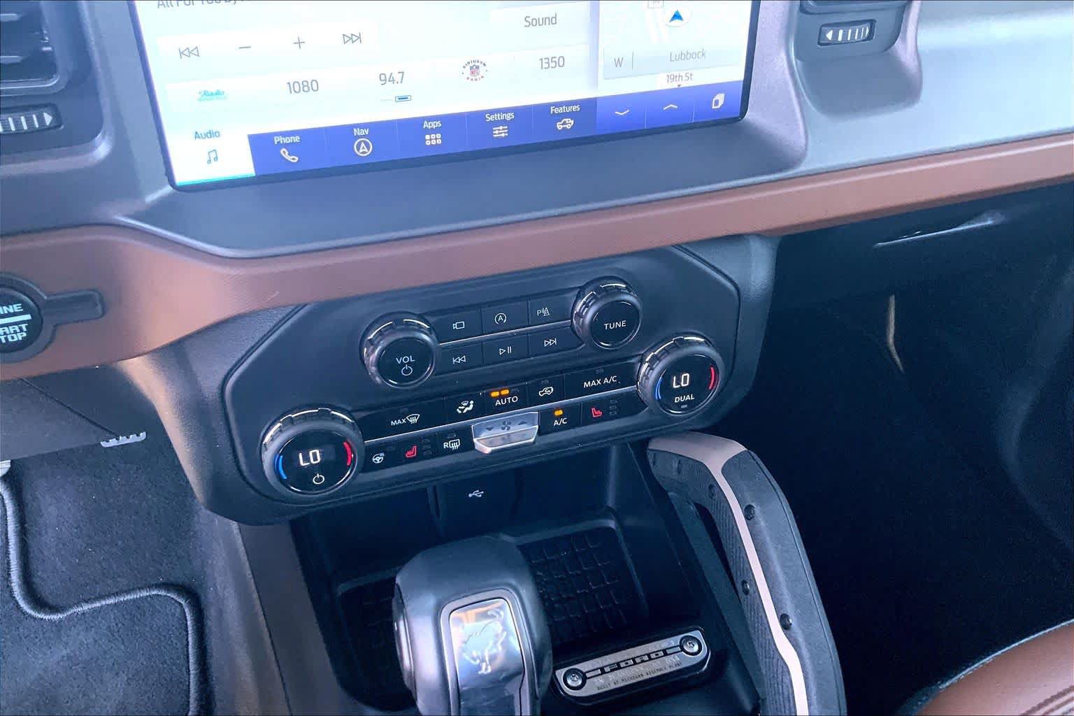 Certified 2024 Ford Bronco Outer Banks AWD/4WD image 35