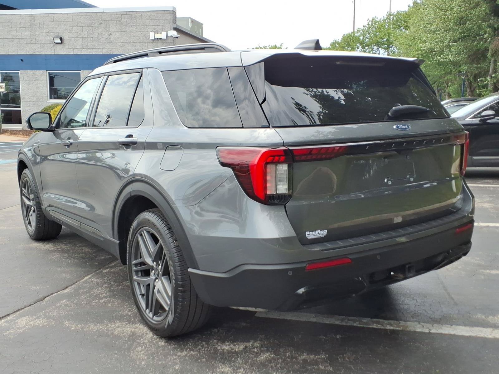 Certified 2025 Ford Explorer ST-Line w/ ST-Line Street Pack AWD/4WD image 6