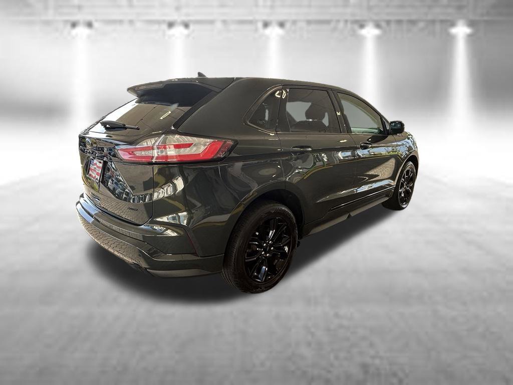Certified 2024 Ford Edge SE w/ Black Appearance Package AWD/4WD image 4
