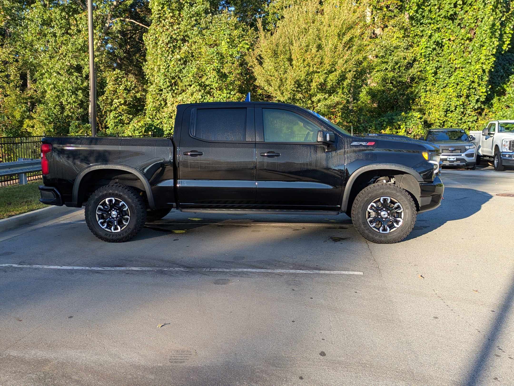 Used 2024 Chevrolet Silverado 1500 ZR2 w/ Technology Package image 7