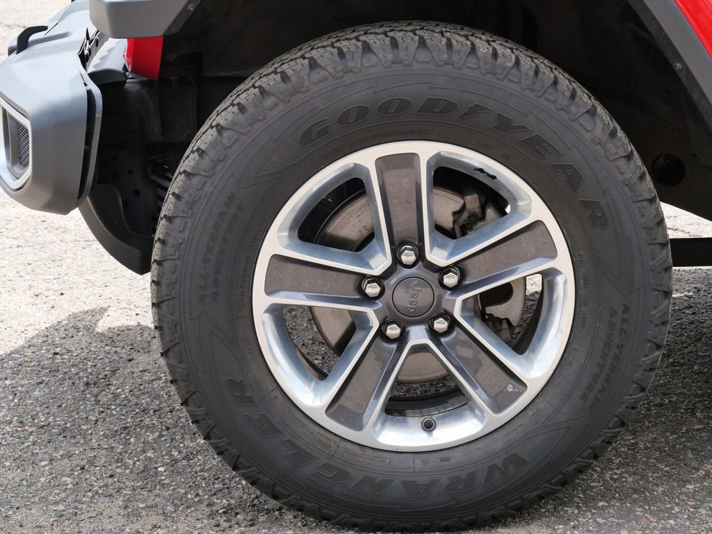 Used 2019 Jeep Wrangler Unlimited Sahara w/ Cold Weather Group AWD/4WD image 7